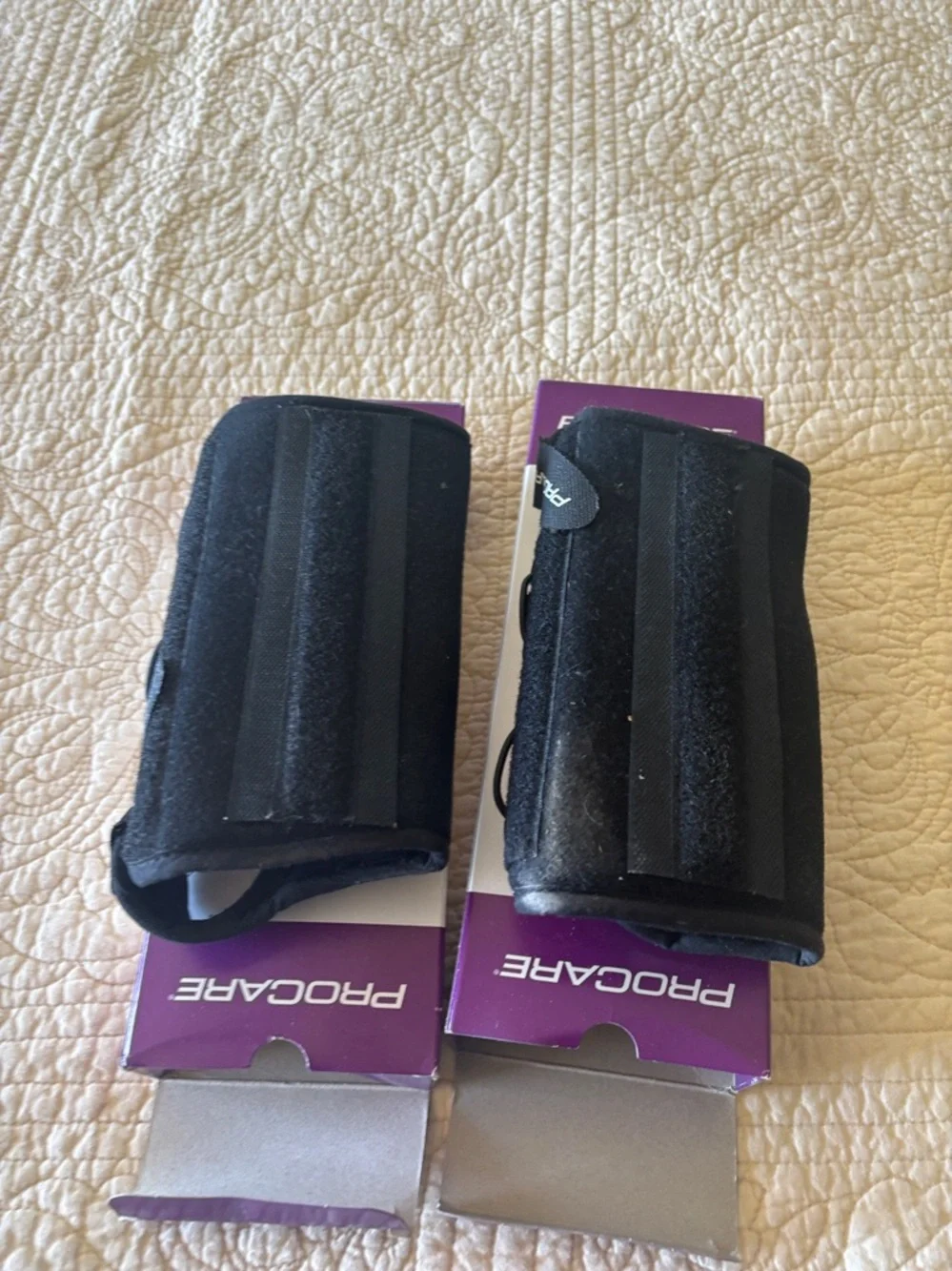 PROC AIRE QuickFit Wrist Brace Duo in Purple and White - Picture 3 of 4